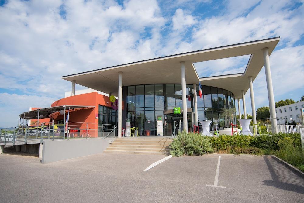Ibis Styles Pertuis Portes Du Luberon Esterno foto