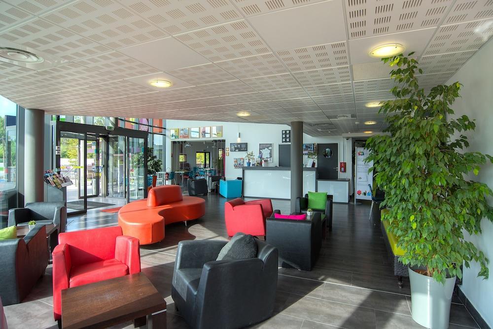 Ibis Styles Pertuis Portes Du Luberon Esterno foto