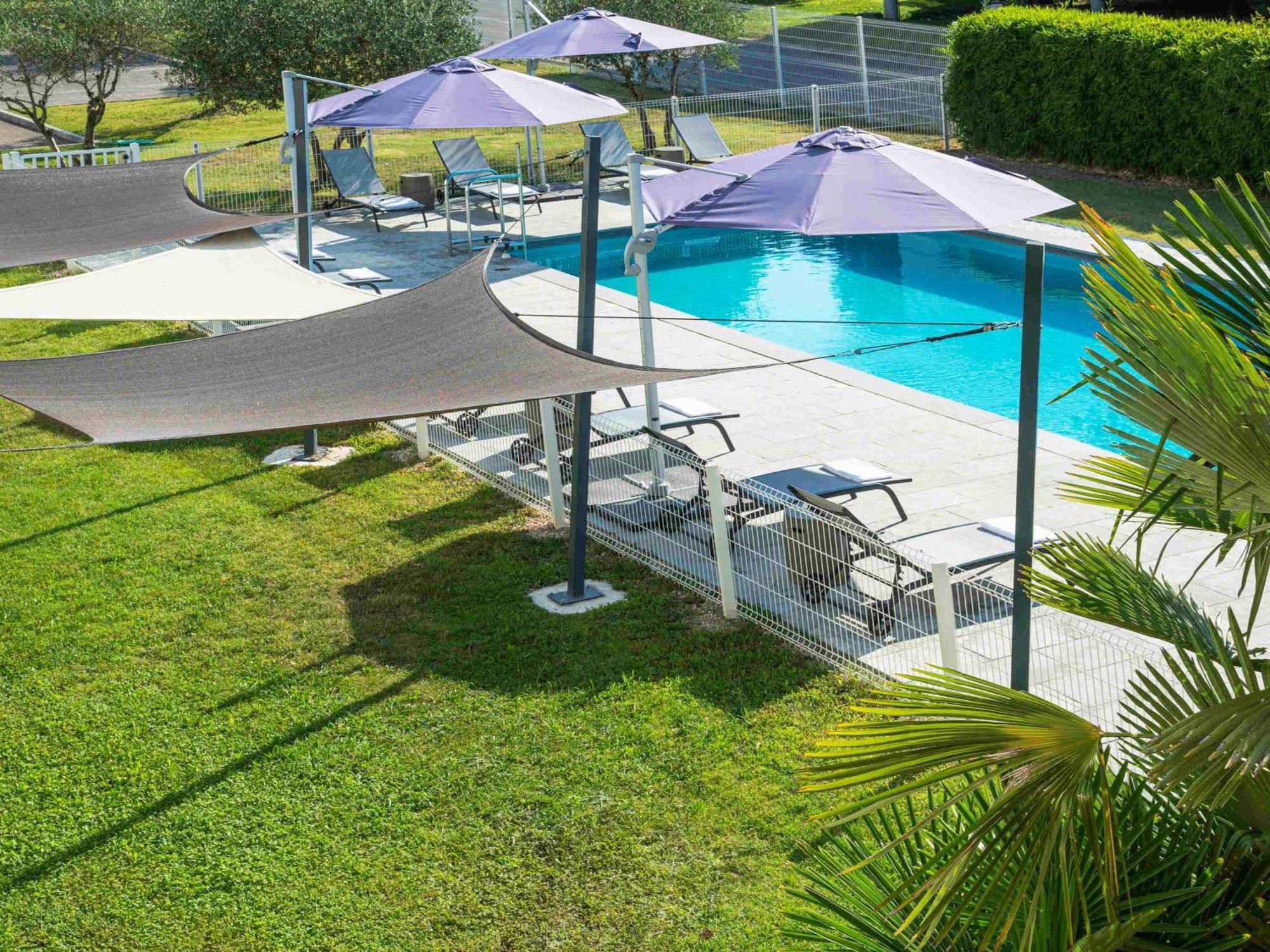 Ibis Styles Pertuis Portes Du Luberon Esterno foto