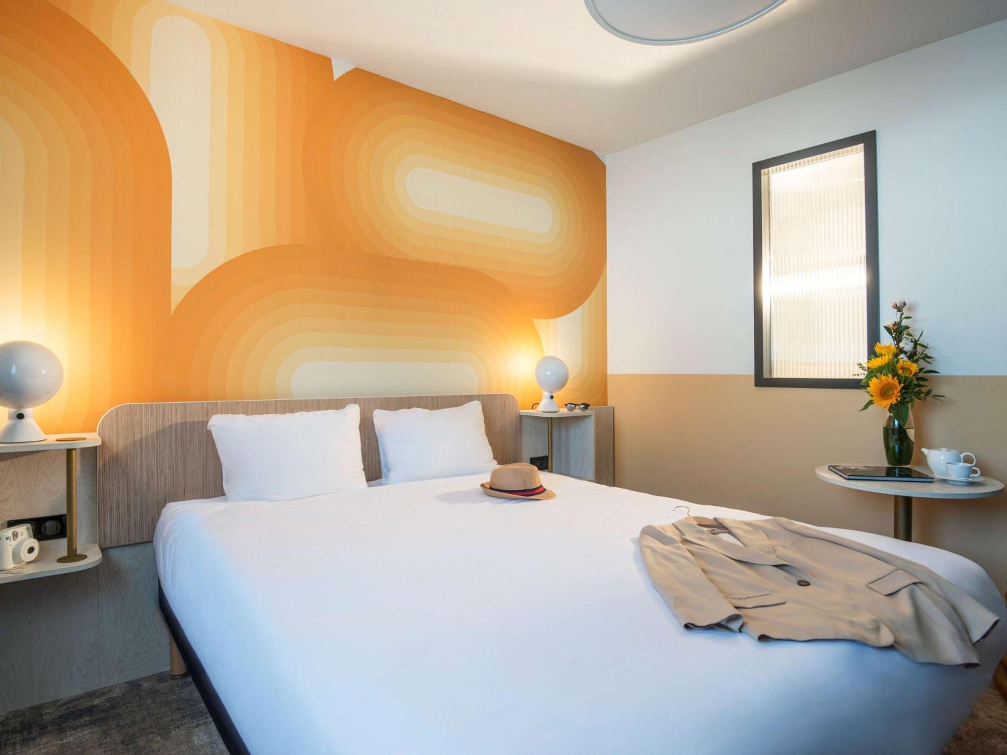 Ibis Styles Pertuis Portes Du Luberon Esterno foto