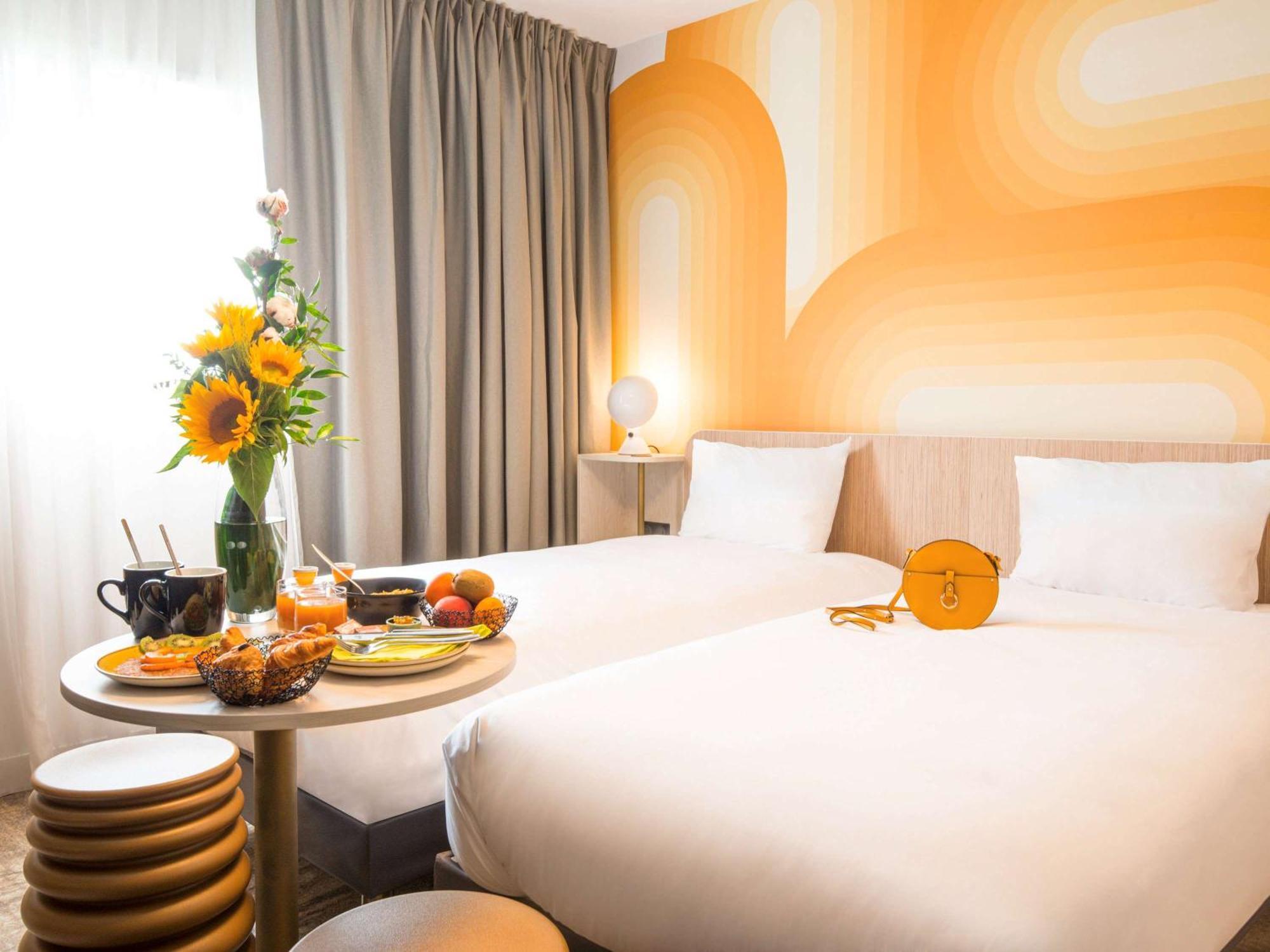 Ibis Styles Pertuis Portes Du Luberon Esterno foto