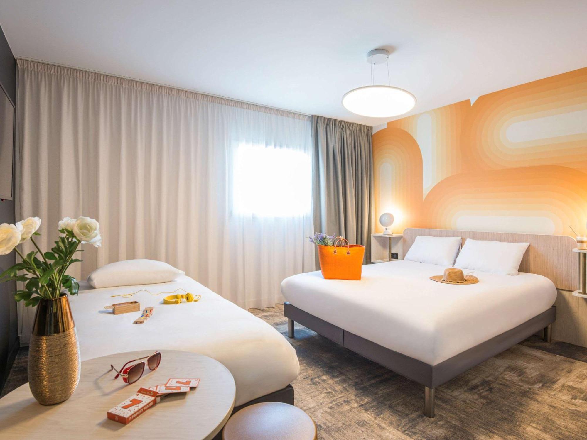 Ibis Styles Pertuis Portes Du Luberon Esterno foto