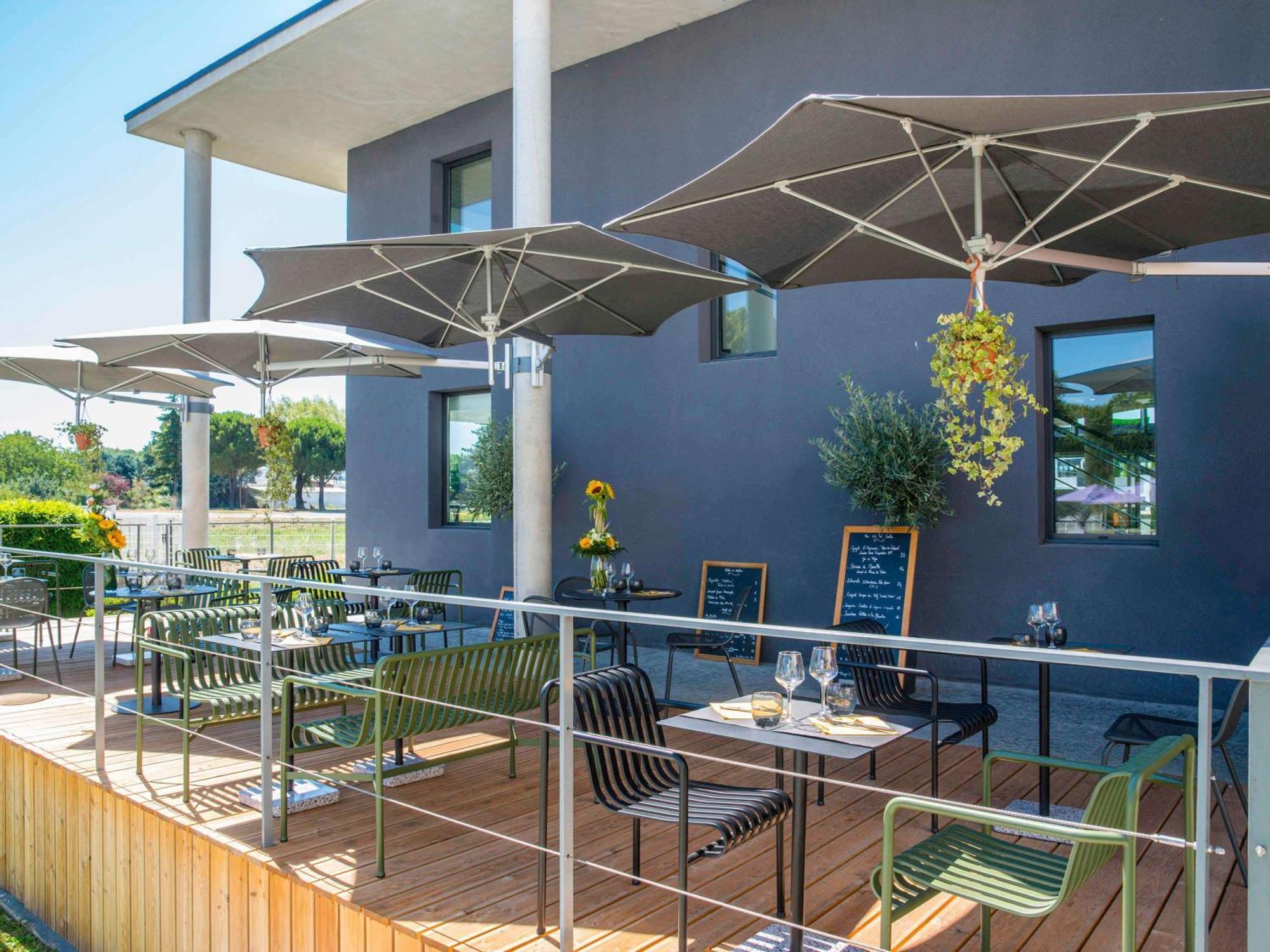 Ibis Styles Pertuis Portes Du Luberon Esterno foto