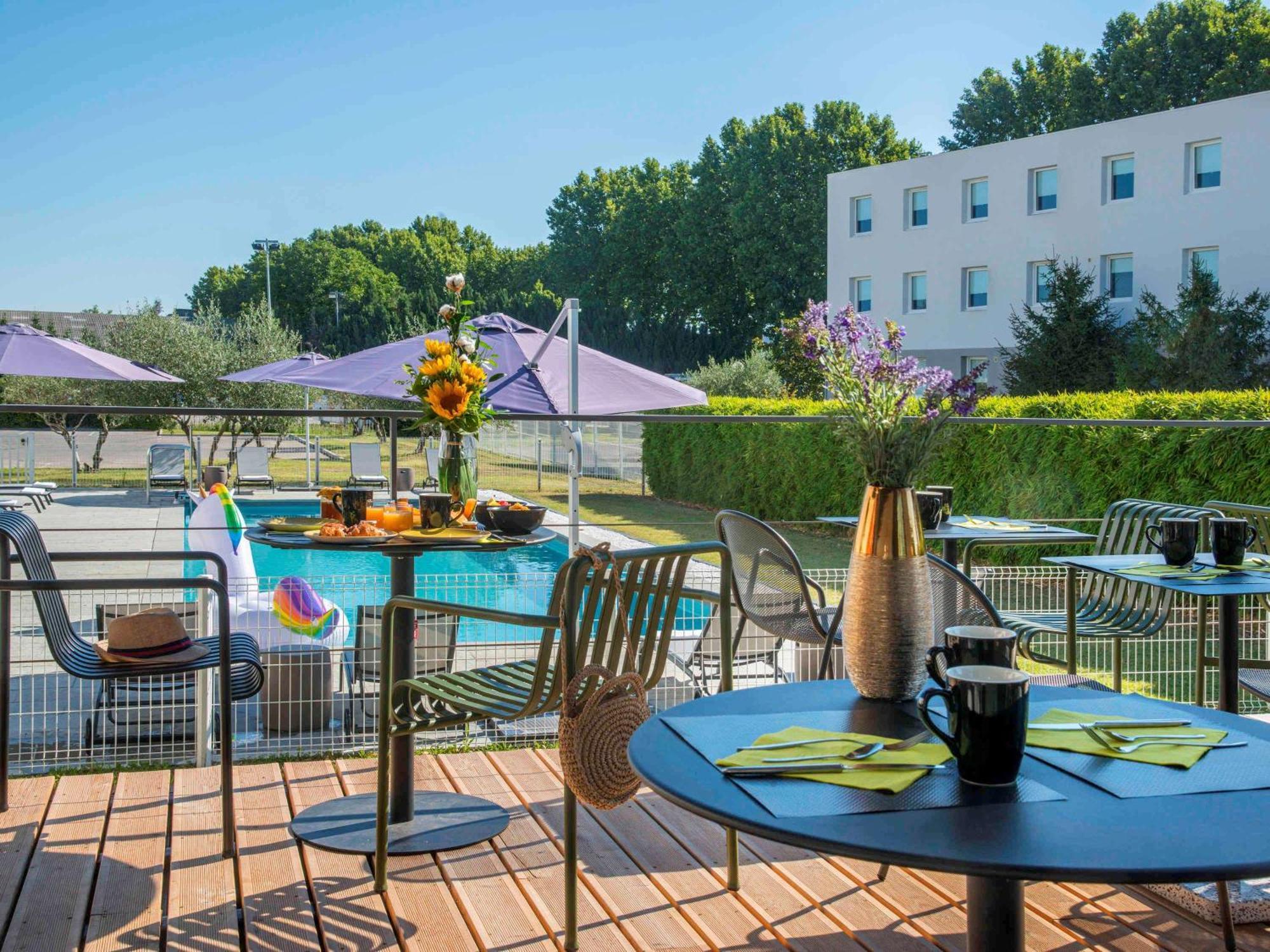 Ibis Styles Pertuis Portes Du Luberon Esterno foto